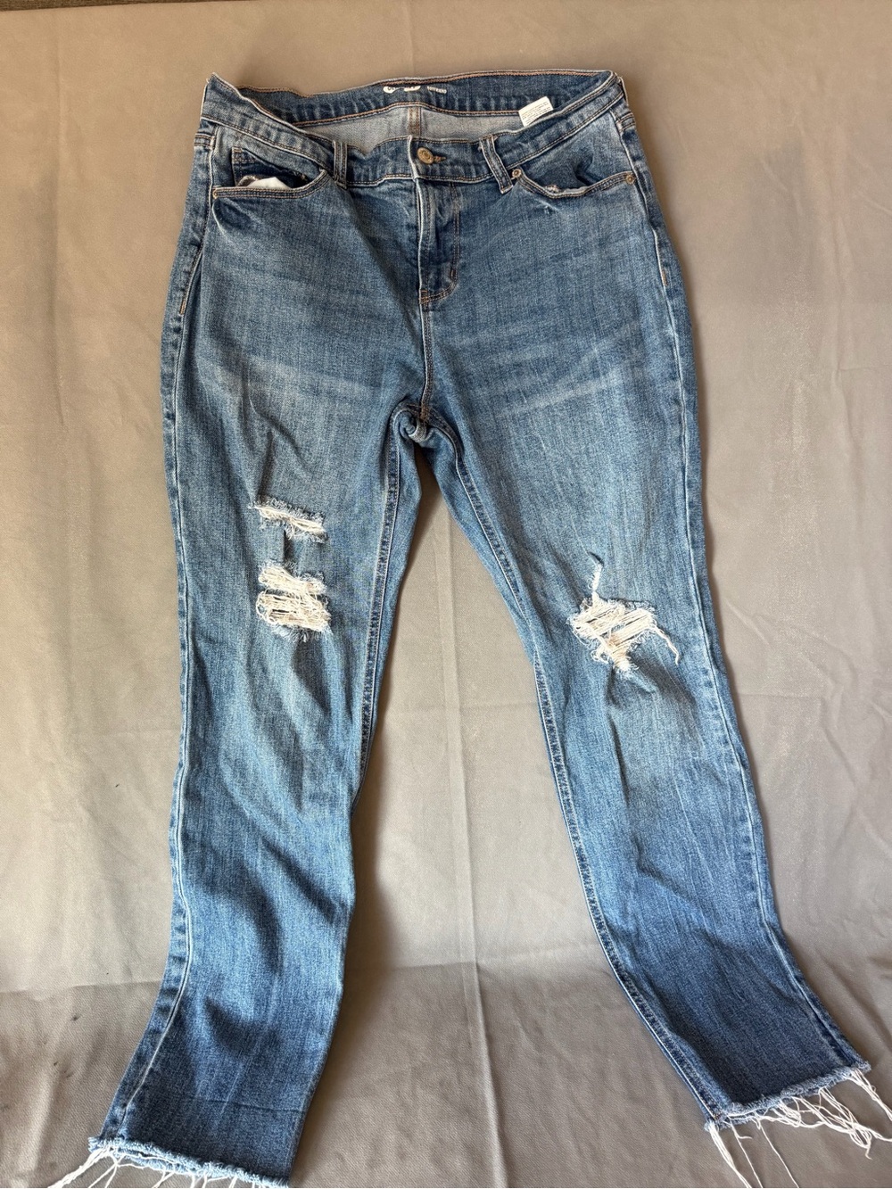 Old Navy Women's Blue Distressed Straight-Leg Jeans